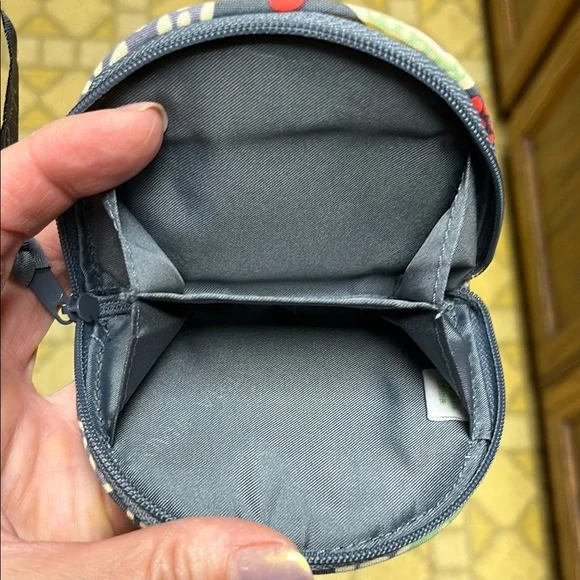 Like new Vera Bradley Gray Ribbon coin/card holder - Picture 9 of 15